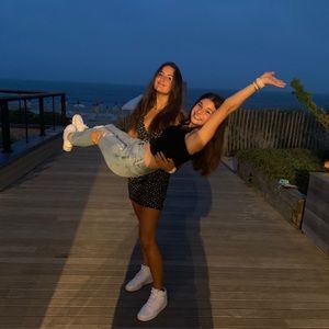 Meet your Posher, Nicole